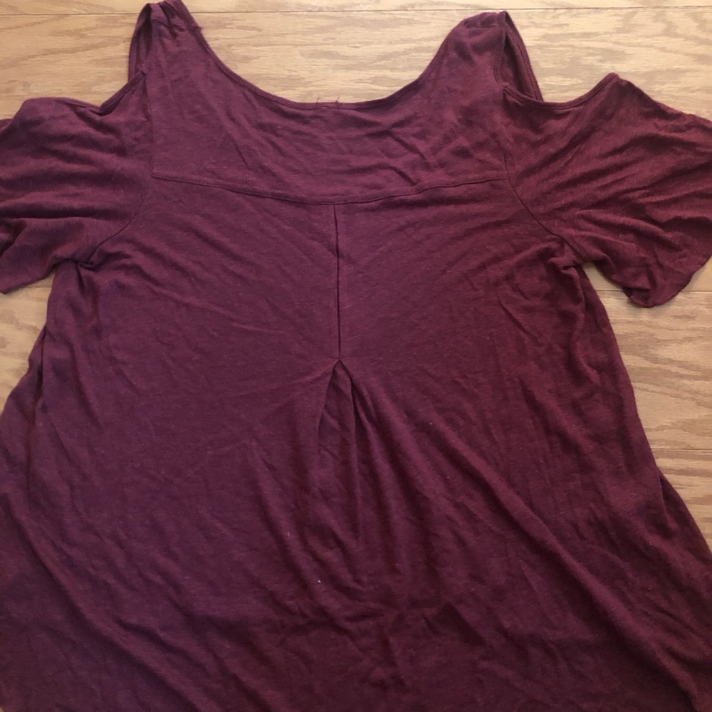 Off shoulder shirt